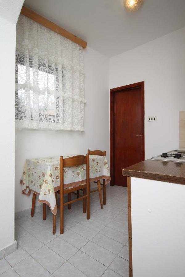 Apartment Metajna 4120C エクステリア 写真